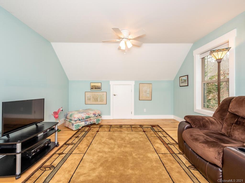 4 Carvers Creek Drive Asheville NC 28806