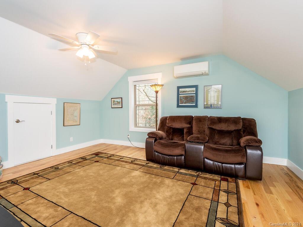 4 Carvers Creek Drive Asheville NC 28806