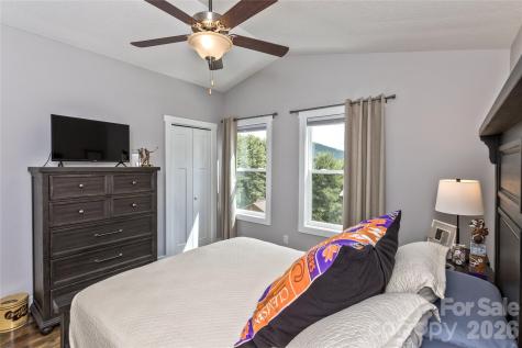 206 Linsonwood Road Waynesville NC 28786