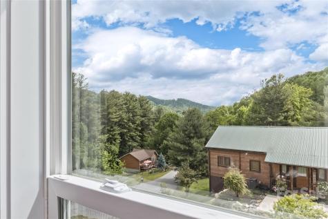 206 Linsonwood Road Waynesville NC 28786