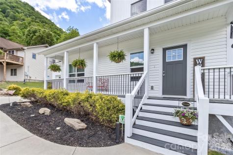 206 Linsonwood Road Waynesville NC 28786