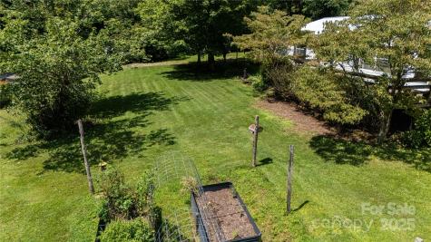 614 Upper Doe Bag Road Green Mountain NC 28740