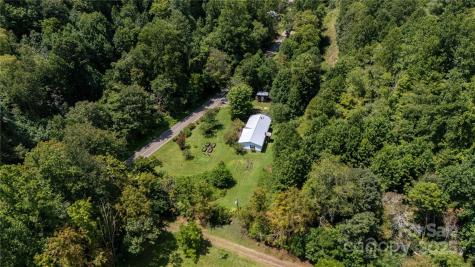 614 Upper Doe Bag Road Green Mountain NC 28740