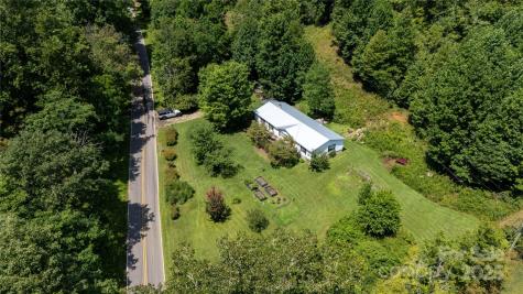 614 Upper Doe Bag Road Green Mountain NC 28740
