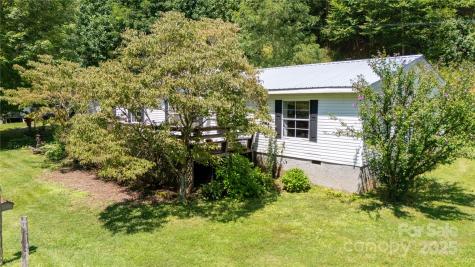 614 Upper Doe Bag Road Green Mountain NC 28740