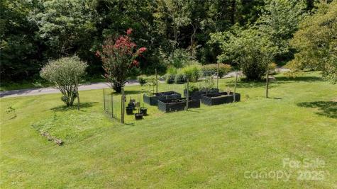 614 Upper Doe Bag Road Green Mountain NC 28740