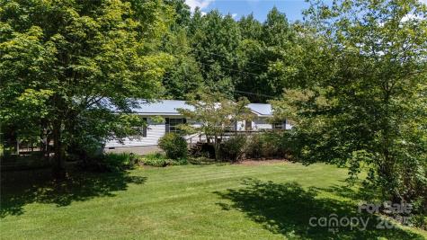 614 Upper Doe Bag Road Green Mountain NC 28740