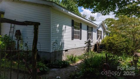 614 Upper Doe Bag Road Green Mountain NC 28740