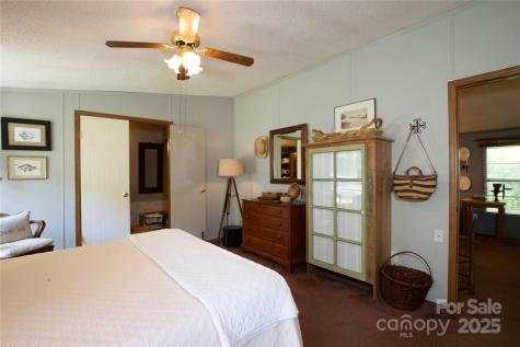 614 Upper Doe Bag Road Green Mountain NC 28740