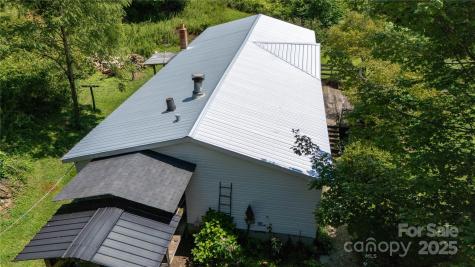 614 Upper Doe Bag Road Green Mountain NC 28740