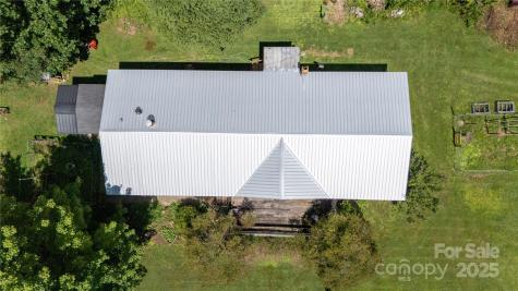 614 Upper Doe Bag Road Green Mountain NC 28740