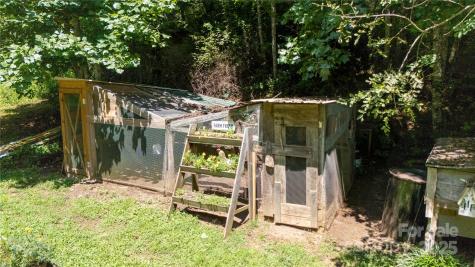 614 Upper Doe Bag Road Green Mountain NC 28740