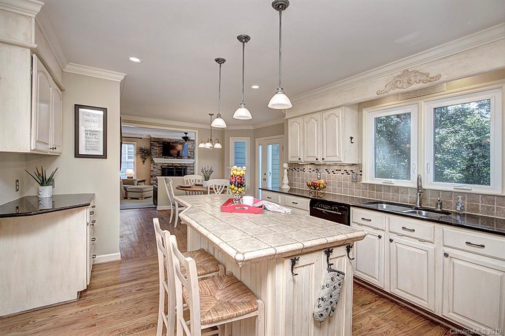2718 Oxborough Drive Matthews NC 28105