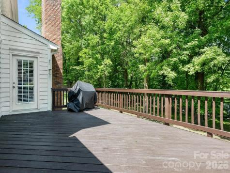 5017 Lindstrom Drive Charlotte NC 28226