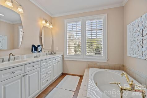 1208 Dilworth Crescent Row Charlotte NC 28203