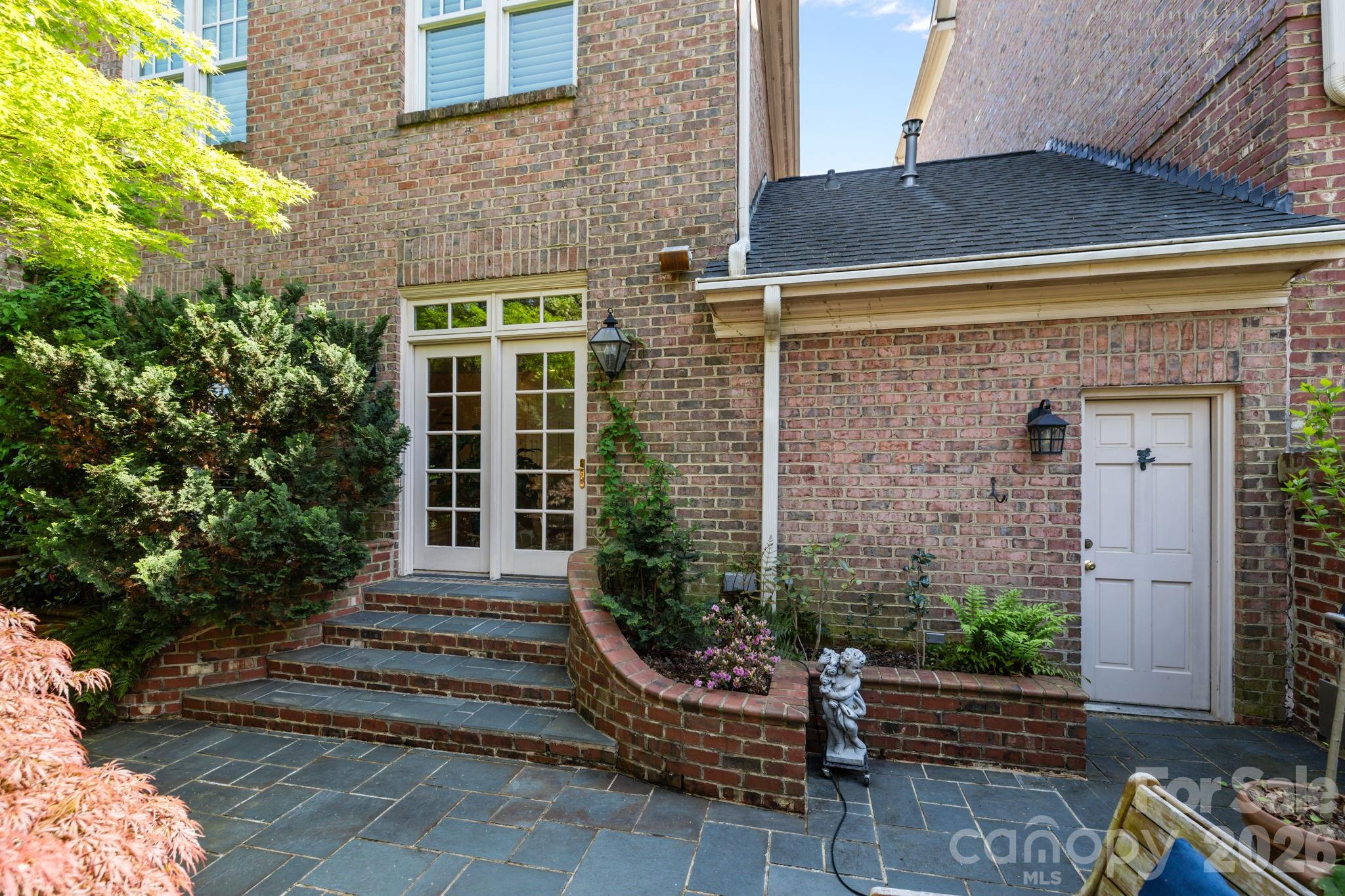 1208 Dilworth Crescent Row Charlotte NC 28203