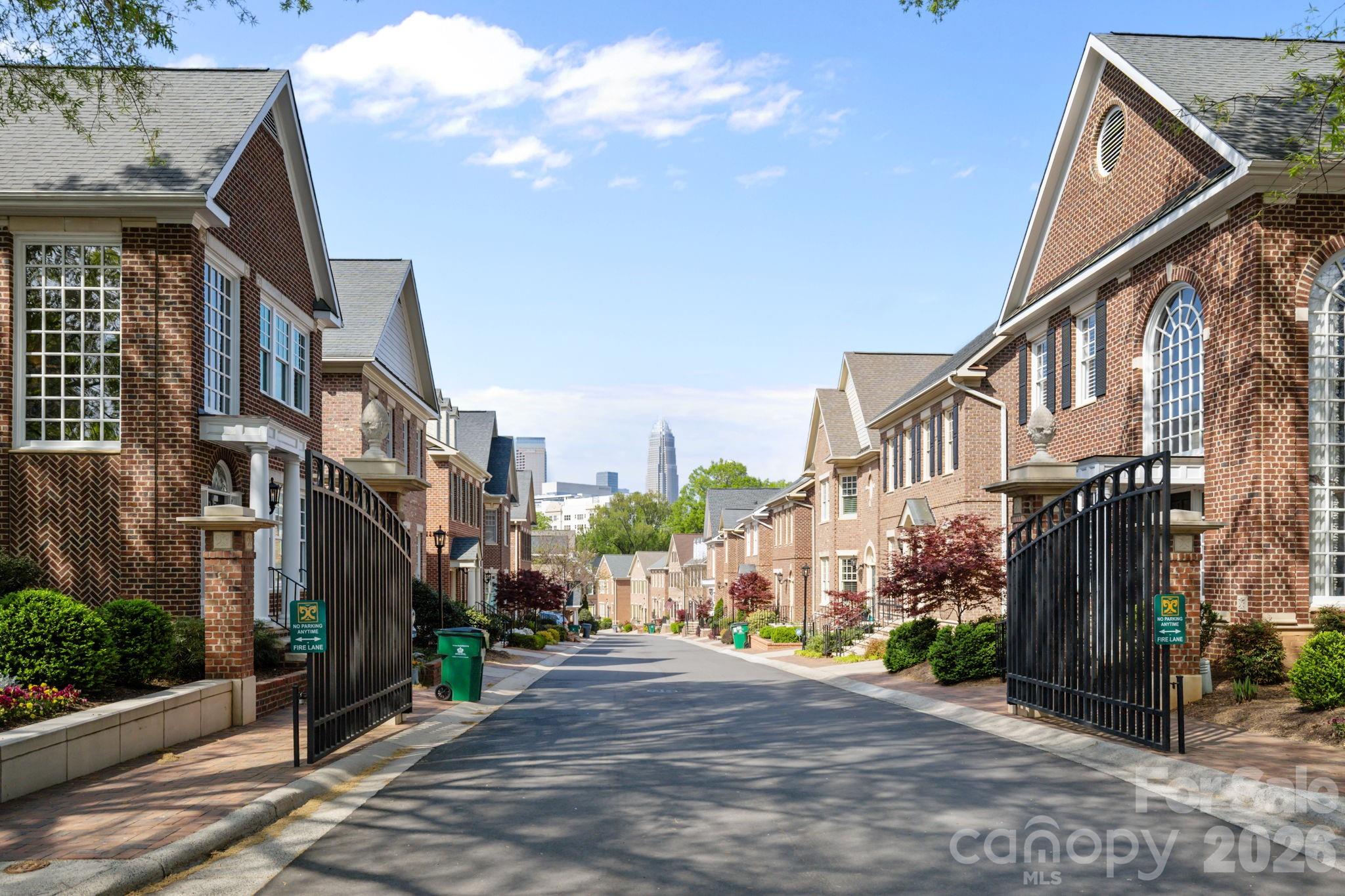 1208 Dilworth Crescent Row Charlotte NC 28203