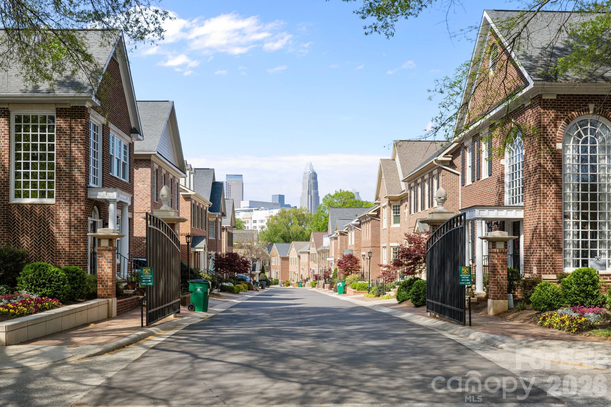 1208 Dilworth Crescent Row Charlotte NC 28203