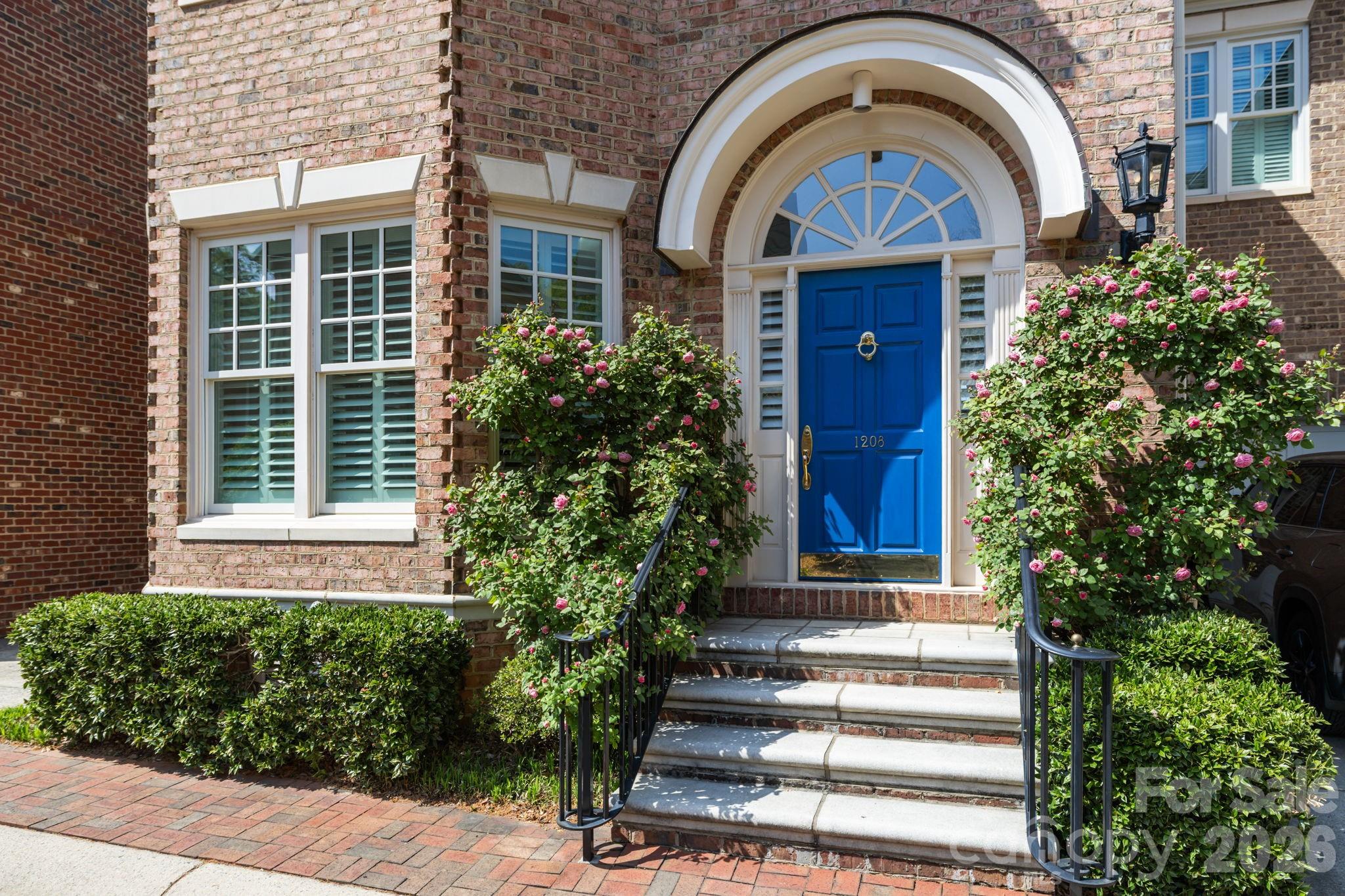 1208 Dilworth Crescent Row Charlotte NC 28203