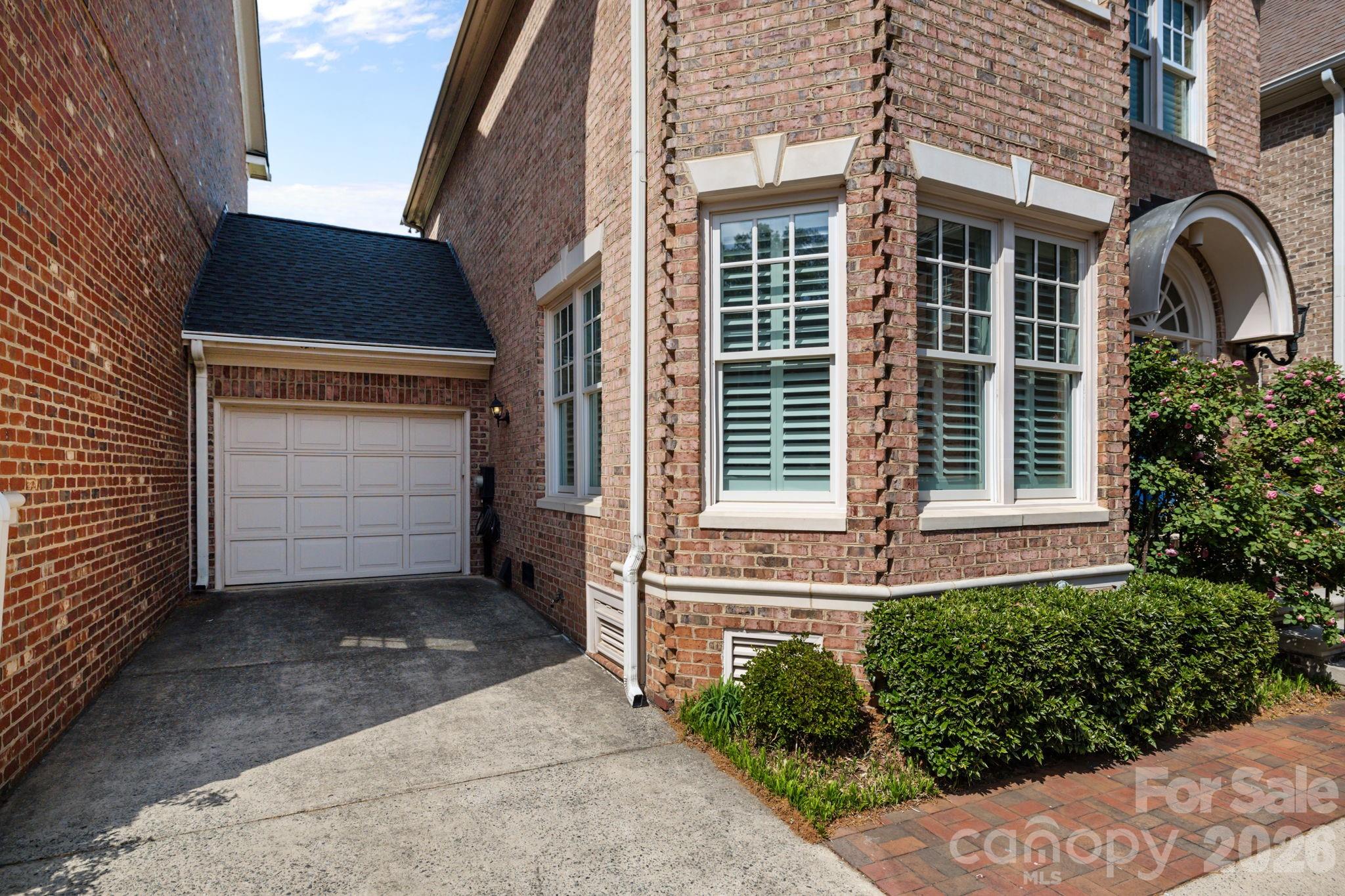 1208 Dilworth Crescent Row Charlotte NC 28203