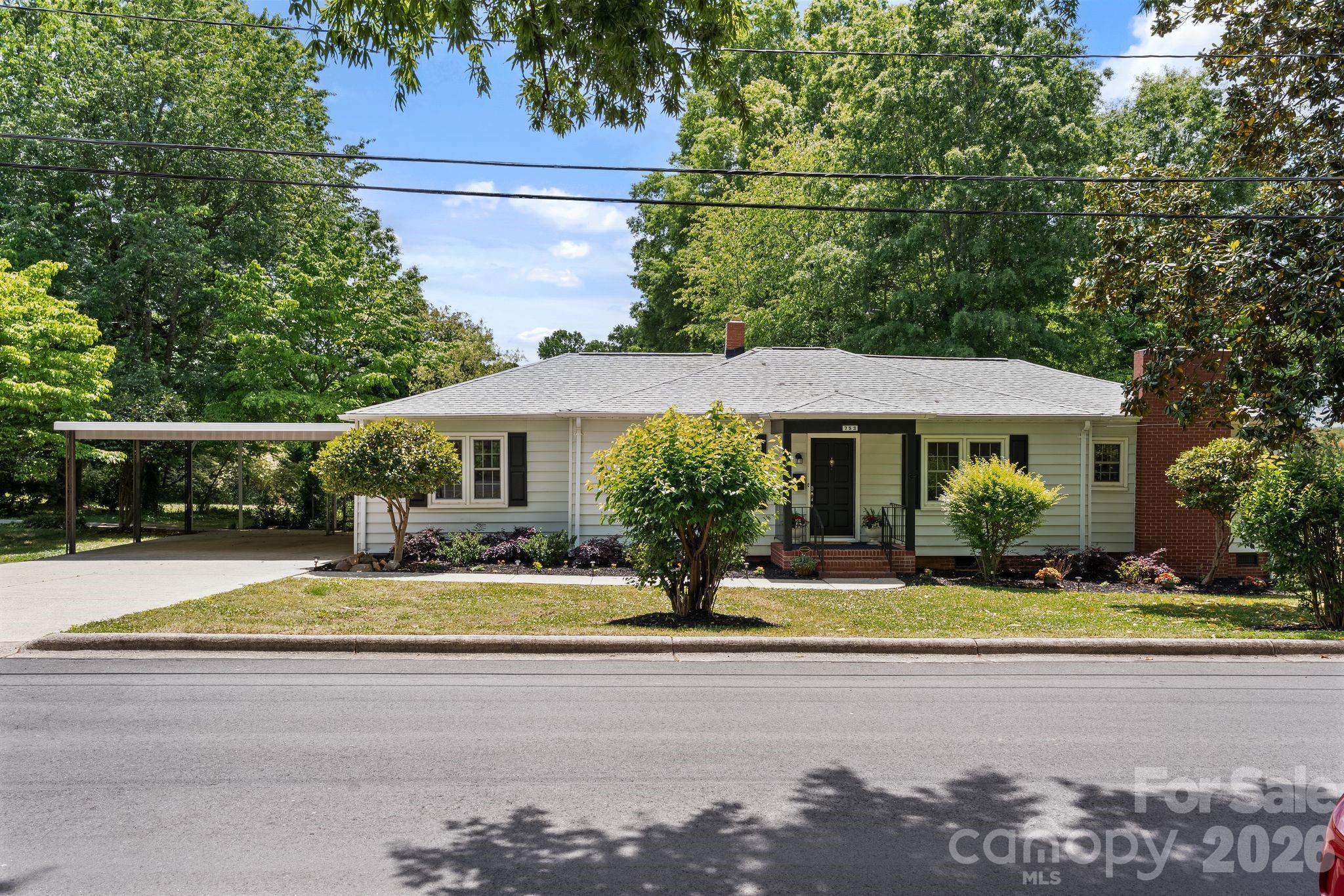 753 Carpenter Avenue Mooresville NC 28115