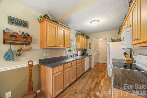 1254 Heritage Farm Road Hickory NC 28601