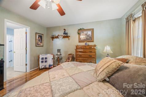 1254 Heritage Farm Road Hickory NC 28601