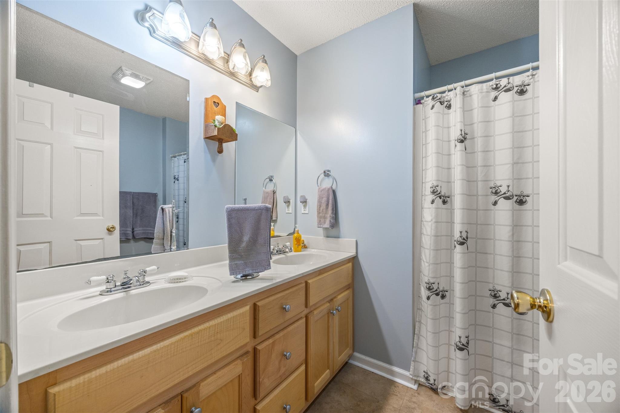 1254 Heritage Farm Road Hickory NC 28601