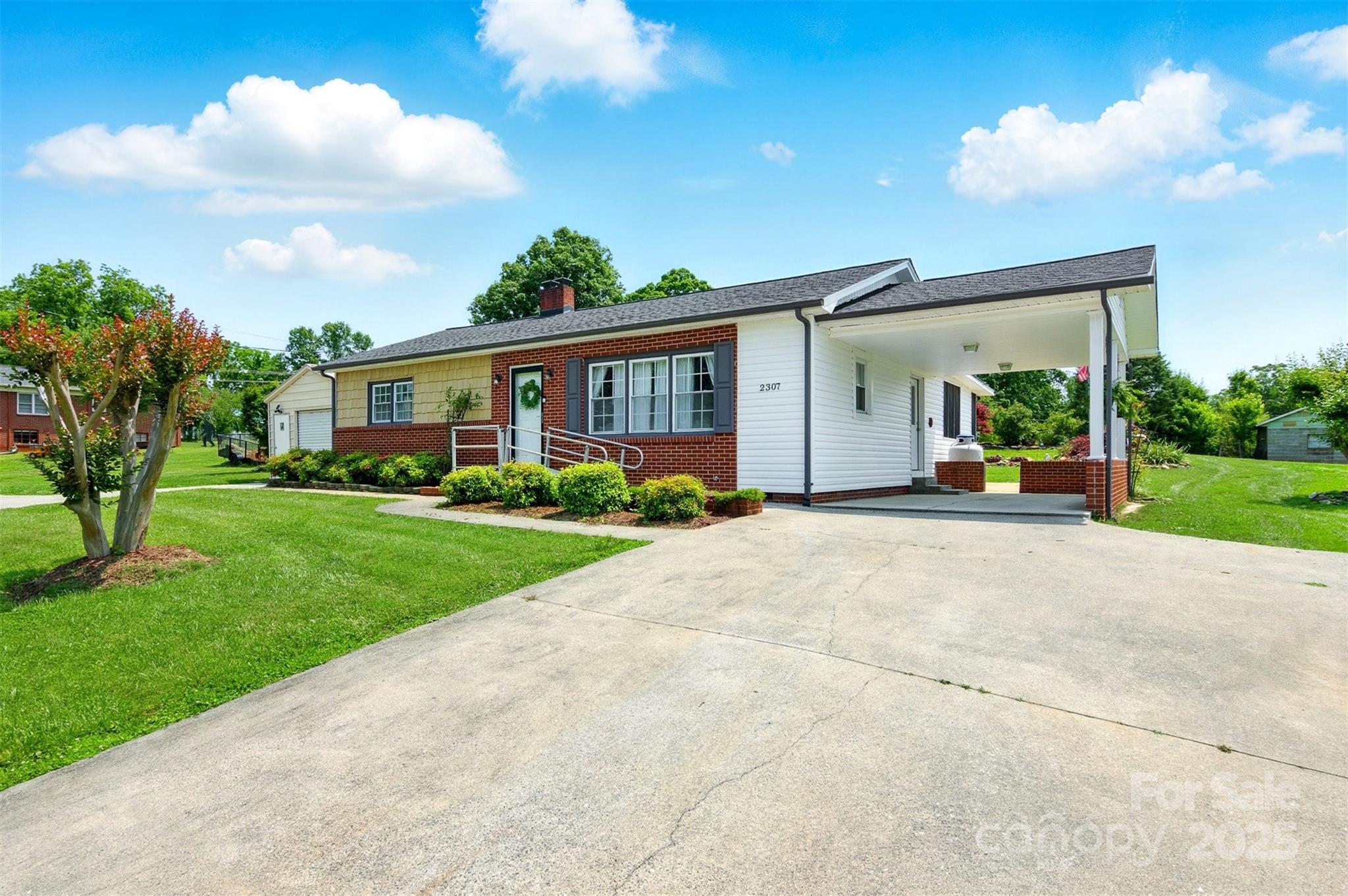 2307 Maywood Street Lenoir NC 28645