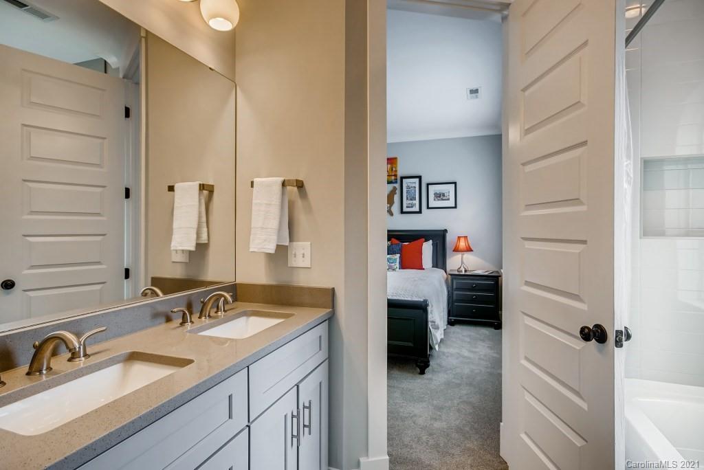 112 S Smallwood Place Charlotte NC 28208