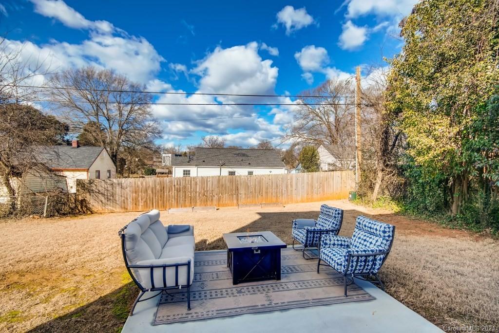 112 S Smallwood Place Charlotte NC 28208
