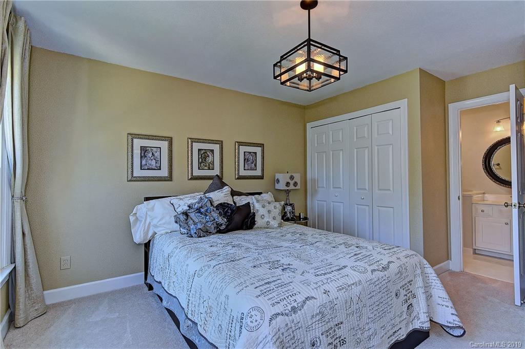 8714 Briar Oak Court Charlotte NC 28226