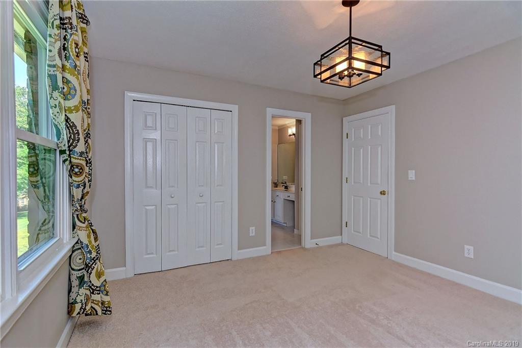 8714 Briar Oak Court Charlotte NC 28226