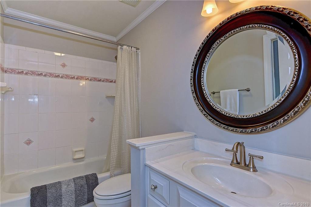 8714 Briar Oak Court Charlotte NC 28226