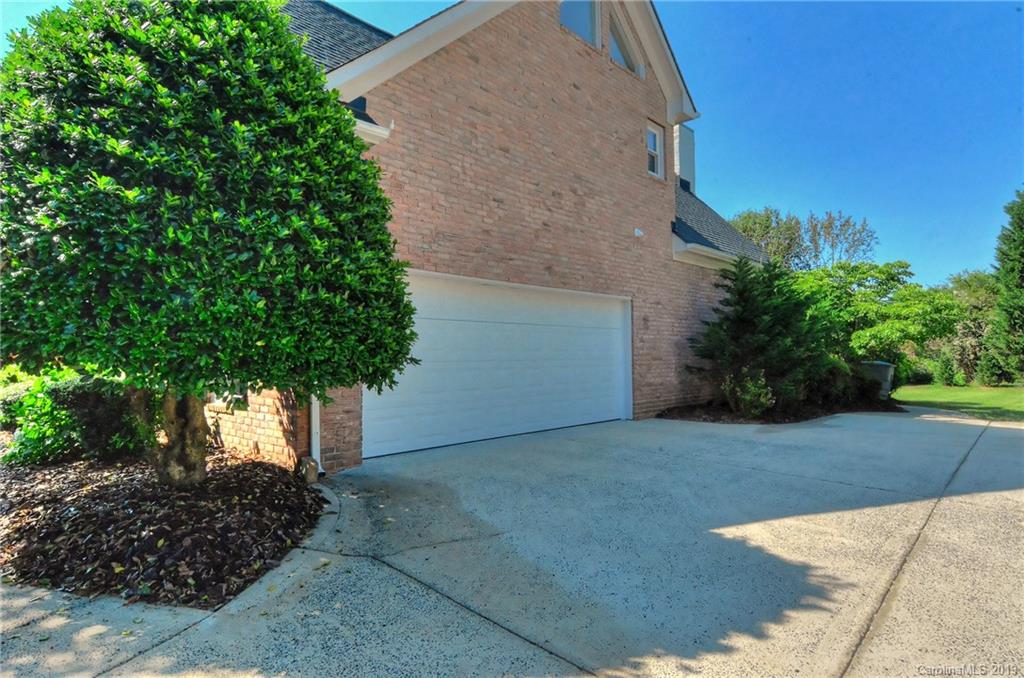 8714 Briar Oak Court Charlotte NC 28226