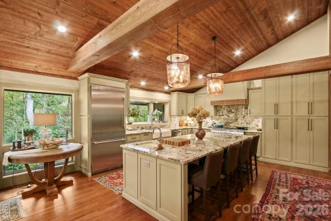 198 Little Harbour Vilas NC 28692