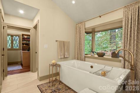 198 Little Harbour Vilas NC 28692