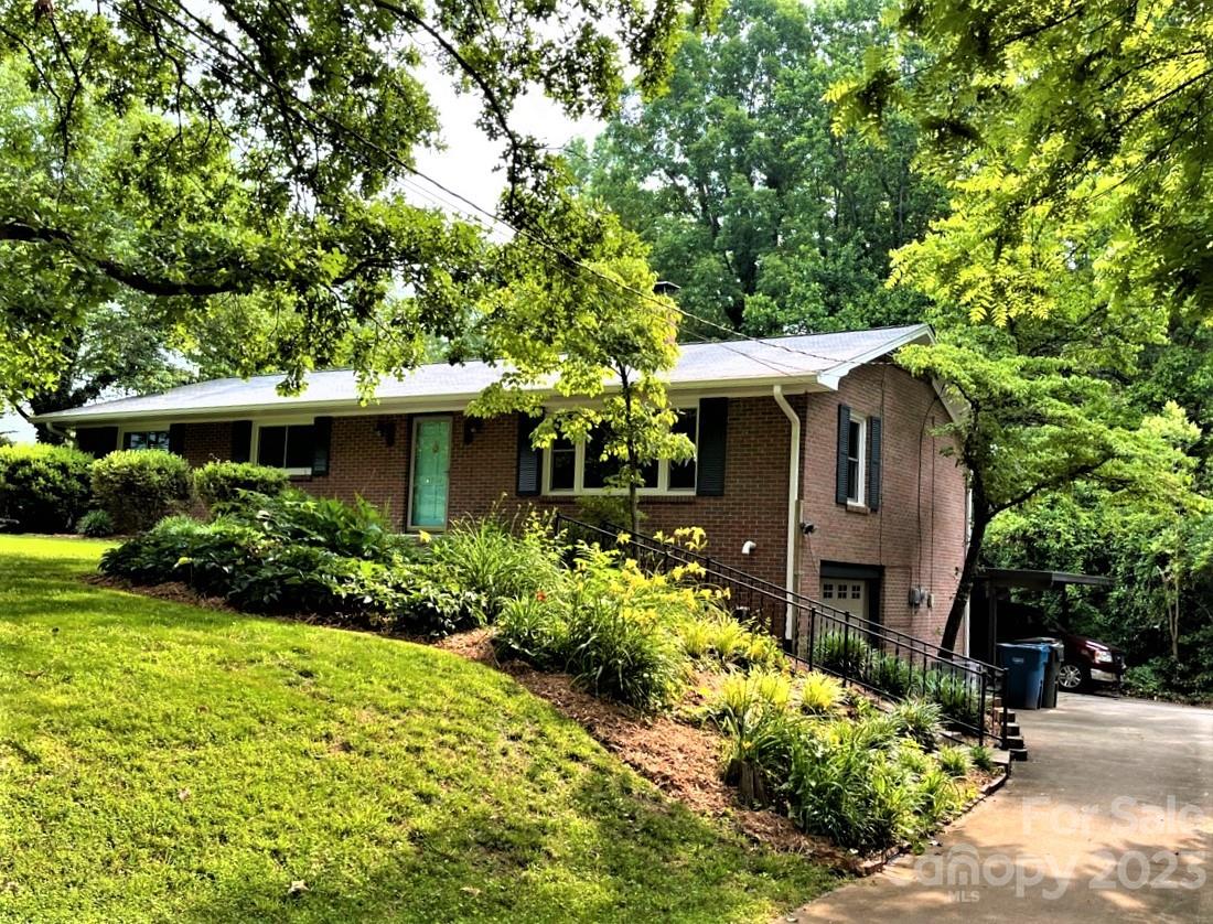 1920 10th Street Place NW Hickory NC 28601