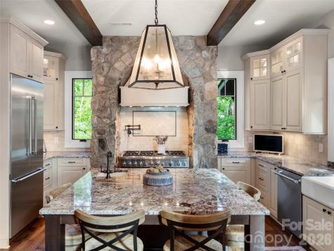 1105 Timberbluff Way Arden NC 28704