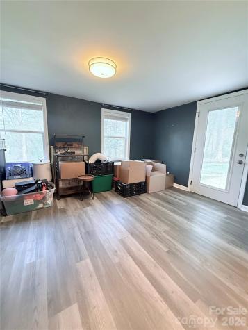 3743 Crosland Road Winston Salem NC 27106