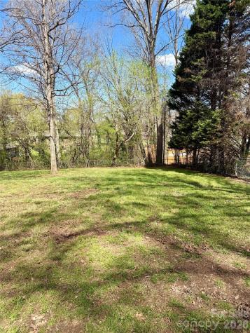 3743 Crosland Road Winston Salem NC 27106