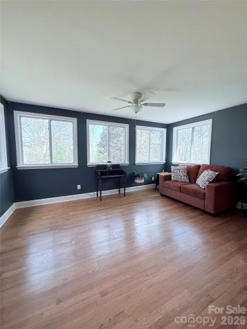 3743 Crosland Road Winston Salem NC 27106