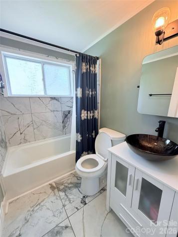 3743 Crosland Road Winston Salem NC 27106