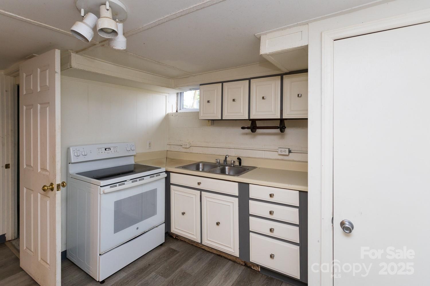 5 Fernlawn Road Asheville NC 28805