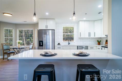 11 Twin Lakes Drive Fletcher NC 28732
