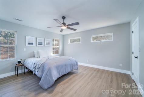 11 Twin Lakes Drive Fletcher NC 28732