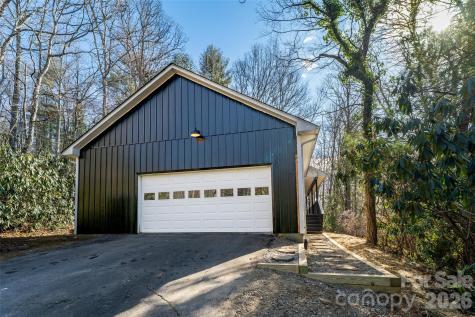 11 Twin Lakes Drive Fletcher NC 28732