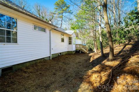 11 Twin Lakes Drive Fletcher NC 28732
