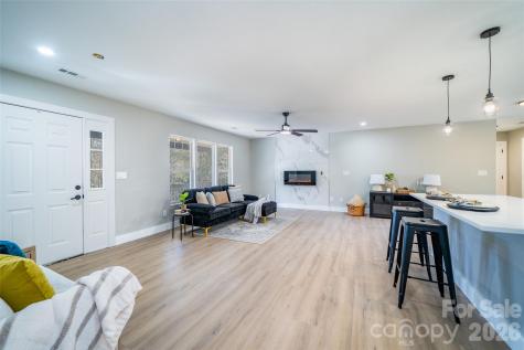 11 Twin Lakes Drive Fletcher NC 28732