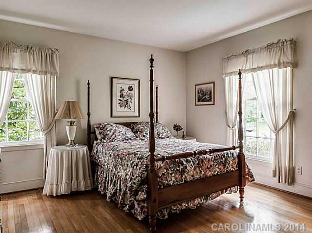 3115 Clarendon Road Charlotte NC 28211